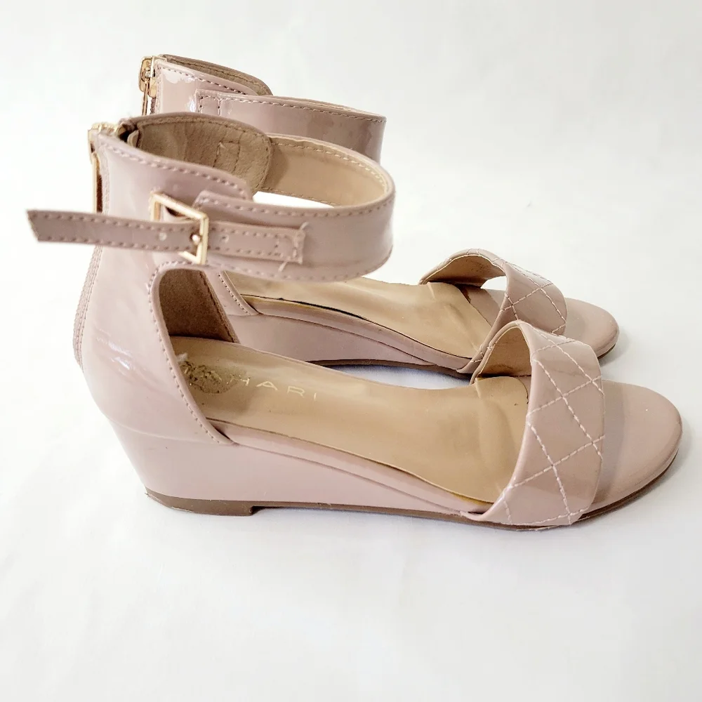 Tahari girls dress sandal